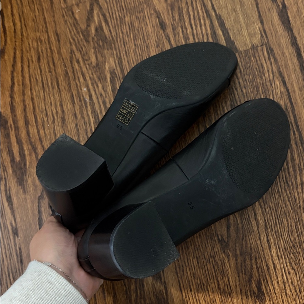 Shoes - Picture 3 of 6